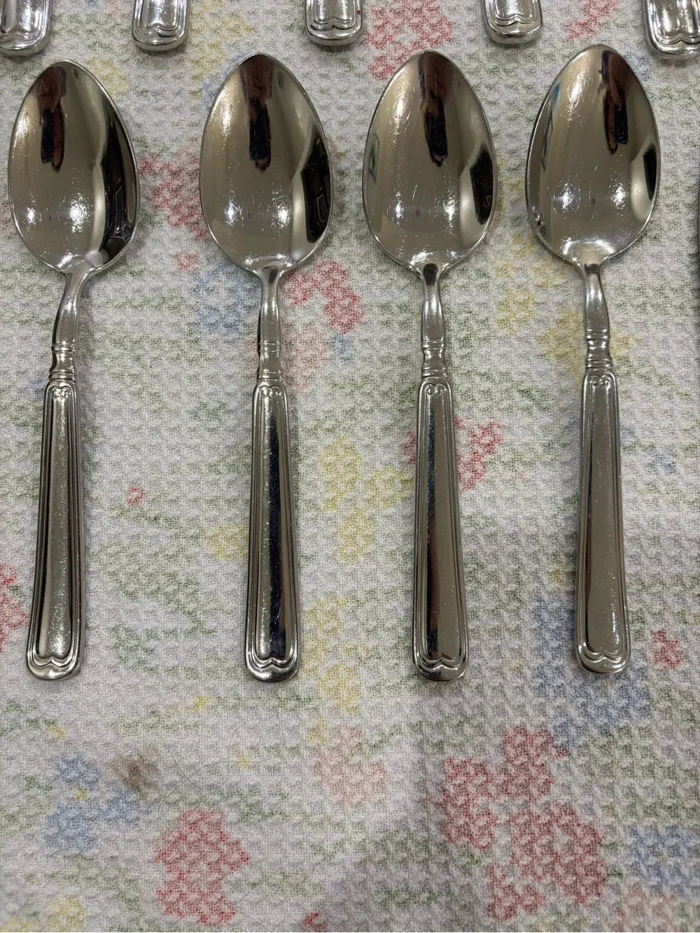 28 Pc Zwilling J.A. Henckels Vintage 1876 Stainless Steel Flatware.
